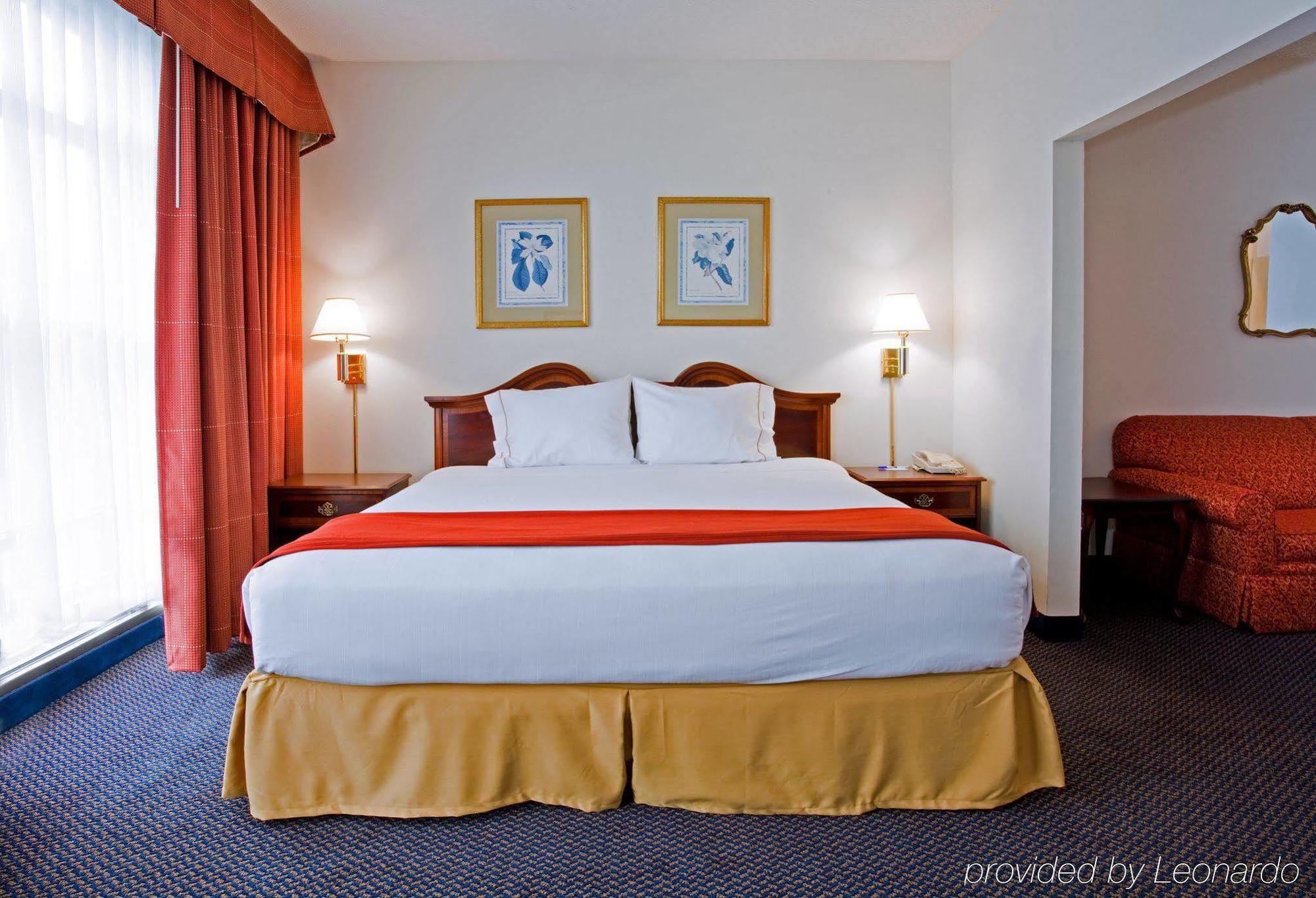 Holiday Inn Express Hillsborough-Durham Area By Ihg Habitación foto